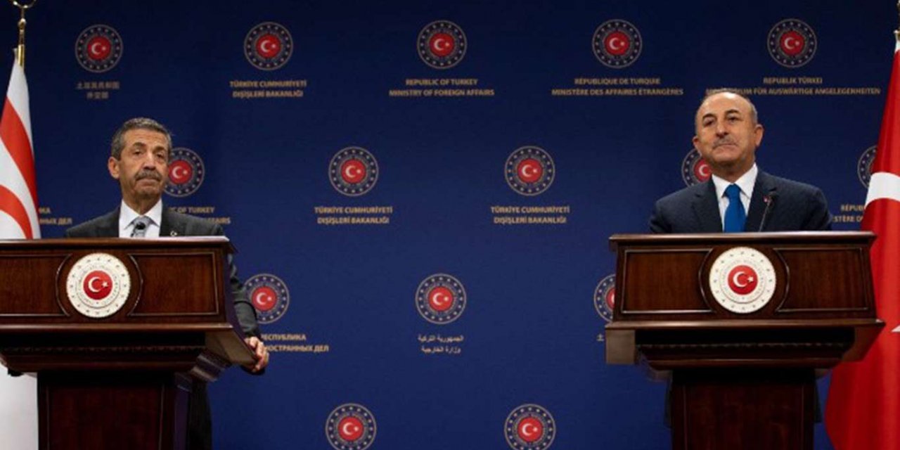 Dışişleri Bakanı Çavuşoğlu KKTC Dışişleri Bakanı Ertuğruloğlu ile görüştü