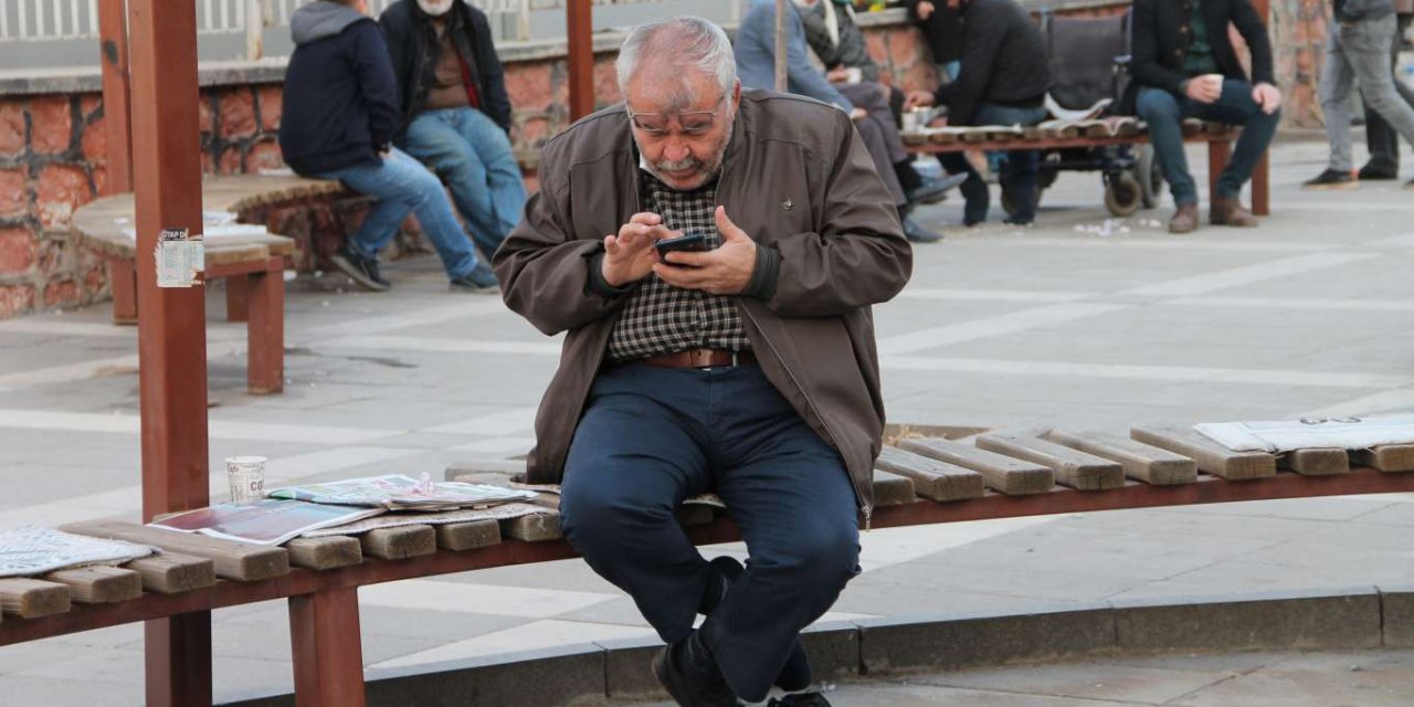 Hak ihlalini içeren WhatsaApp'ın yeni sözleşmesiyle ilgili halk ne düşünüyor?