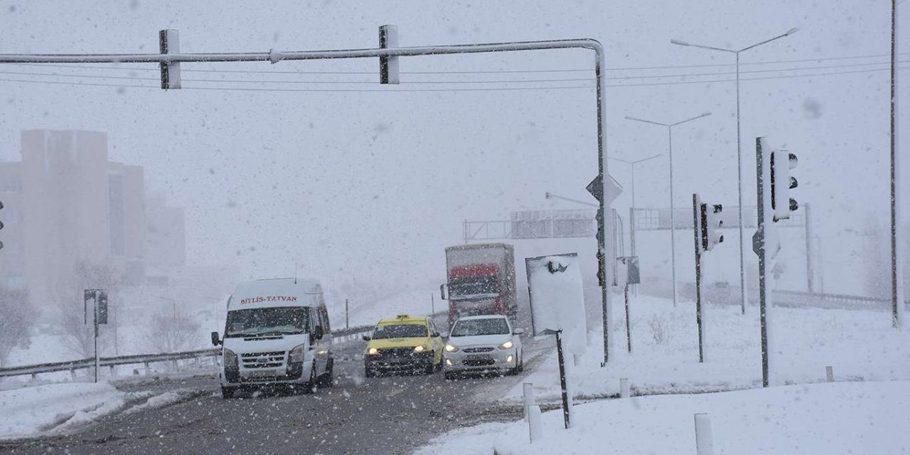 Berfê tesîra xwe li Bidlîsê zêde kir