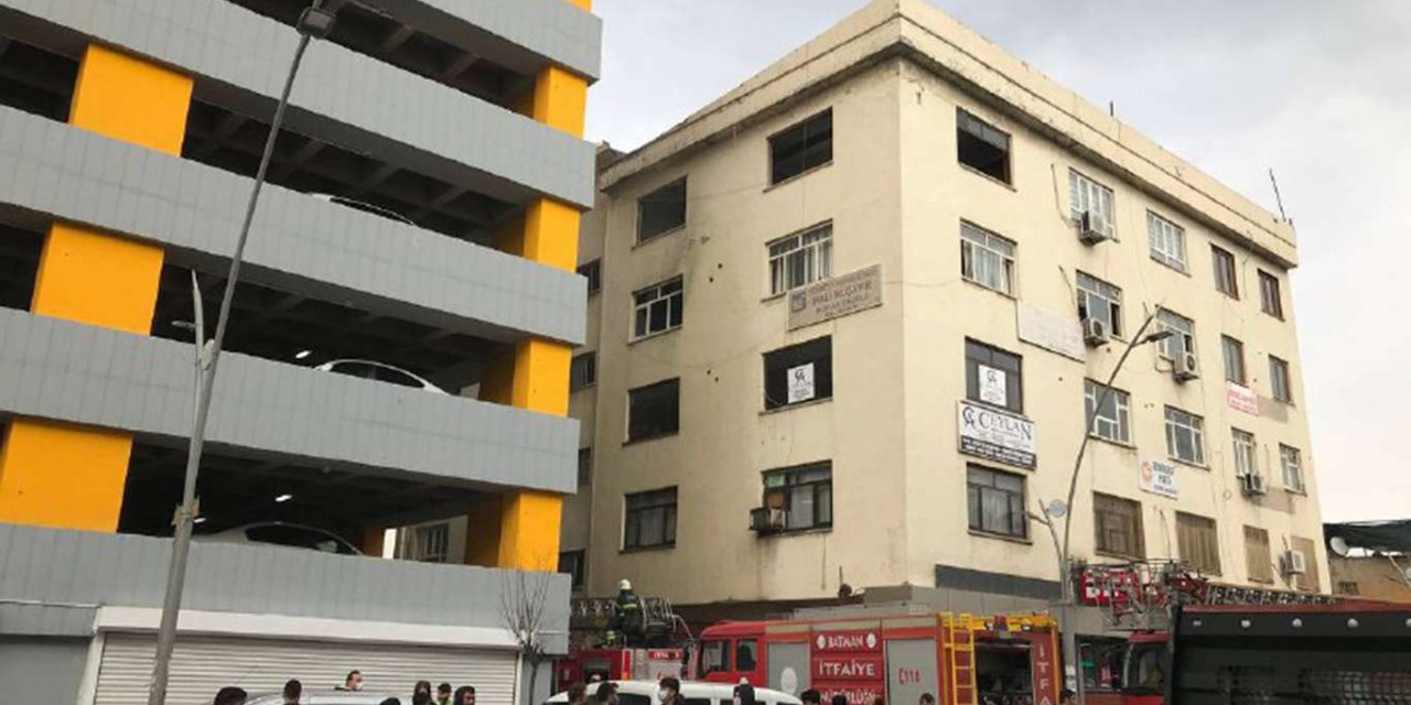 Ufak çaplı yangın paniğe neden oldu