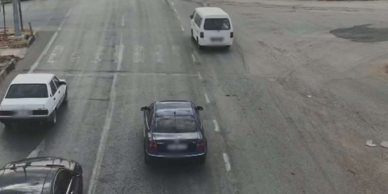 Kırmızı ışıkta geçen sürücülere para cezası verildi