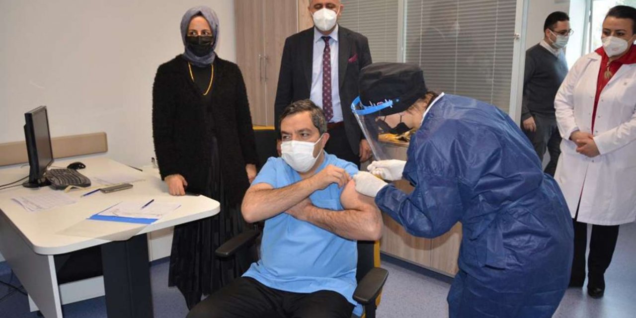 ​Malatya’daki sağlık çalışanlarından CoronoVac aşısına yoğun ilgi