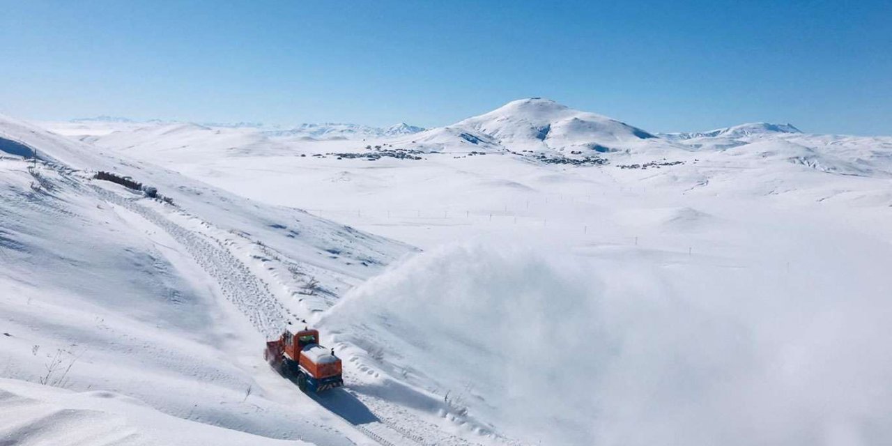 Li Wanê rêya 495 gund û gundikan ji ber berfê hatin girtin
