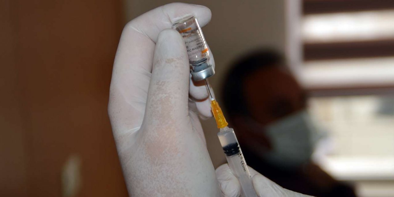 Li Tirkîyê û bakurê Kurdistanê heta niha zêdetirî milyonek kes vaksîn li xwe dan