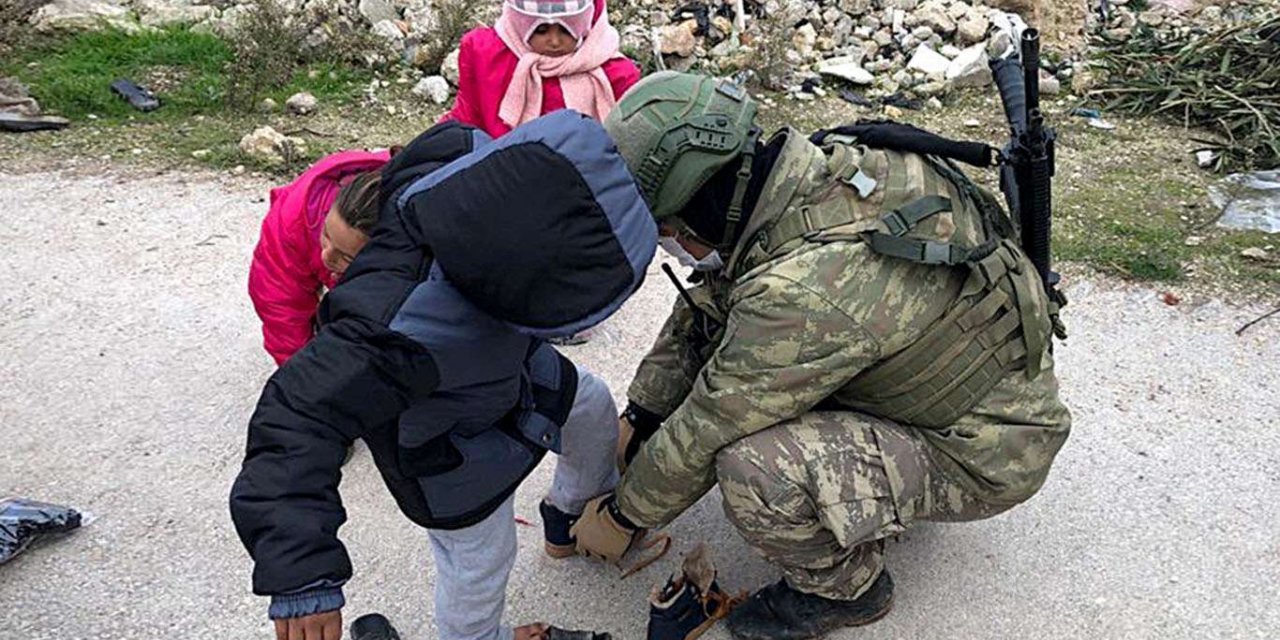 Suriyeli çocuklara kışlık yardımı yapıldı