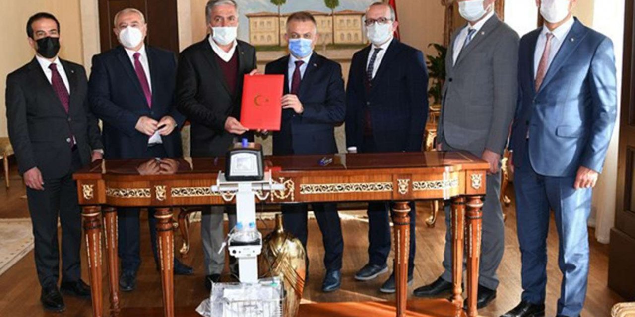 Antalya'da 20 adet solunum cihazları protokolle İl Sağlık Müdürlüğüne teslim edildi