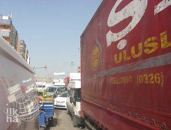 Silopi Ana Caddede Bozulan Tır Trafiği Tıkattı