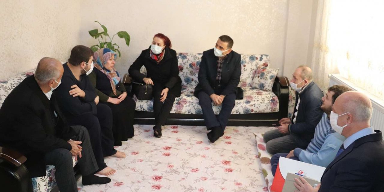 Siirt Valisi Hacıbektaşoğlu ev ziyaretlerinde bulundu