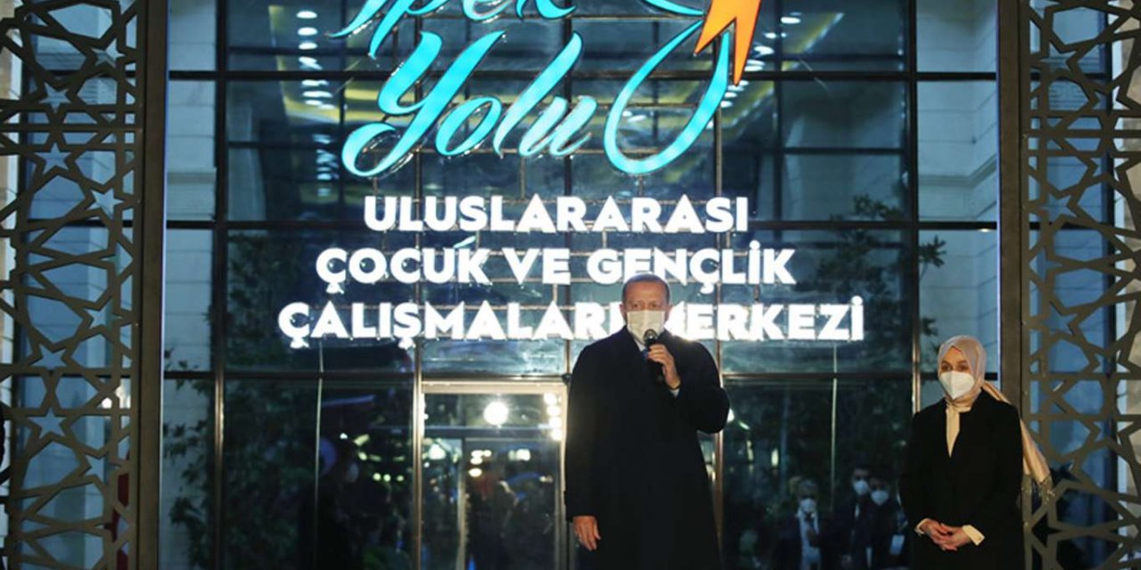 Cumhurbaşkanı Erdoğan Elazığ'daki çocuk ve gençlik merkezinin açılışına katıldı