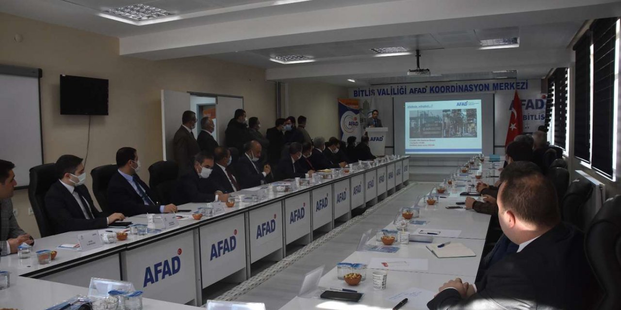 Bitlis’te İl Afet Risk Azaltma Planı Bilgilendirme toplantısı düzenlendi