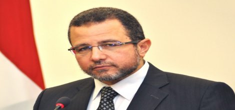 Mısır yargısı Başbakan'ı azletti!