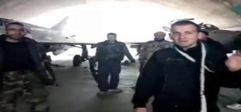 Muhalifler ikinci büyük üssü ele geçirdi video