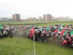 Kozluk'ta sağanak yağışın altında Muhammedi sevda