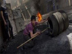 İsrail Ramallah'ta araçları yaktı