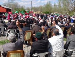 Köy meydanında Kutlu Doğum coşkusu