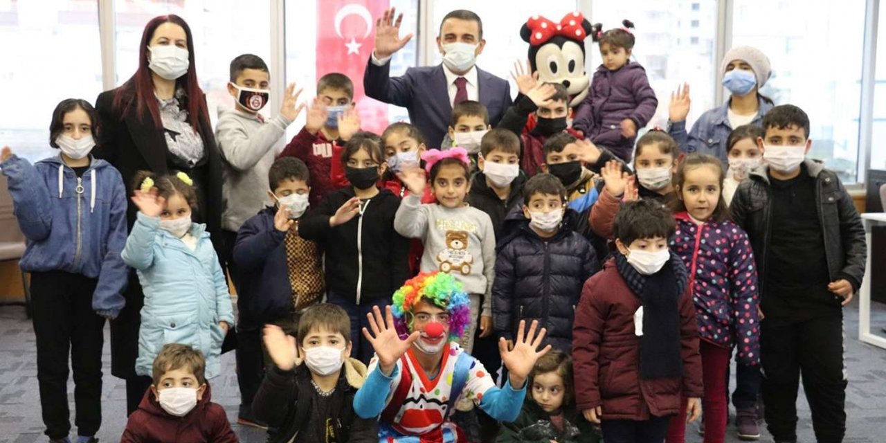 Siirt Belediyesi yetim çocuklar ve ailelerine yönelik etkinlik düzenlendi