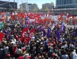 Sendikalar "Taksim" dedi