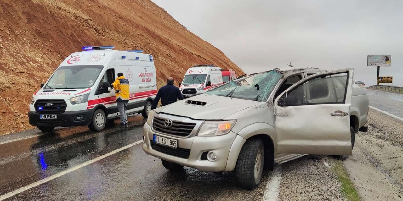 Şırnak’ta Covid-19 aşısı almaya giden sağlık ekibi kaza geçirdi: 4 yaralı