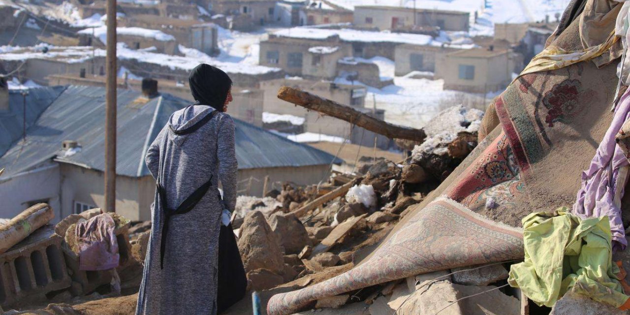 Başkale depreminin üzerinden bir yıl geçti