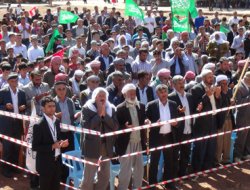 "Çocuklarımızı O'nun ahlakıyla yetiştirelim"