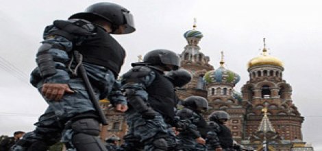 Camiye baskın: 140 gözaltı