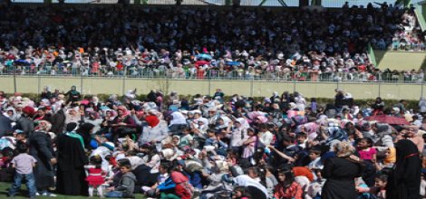 On binler Peygamber aşkıyla coştu