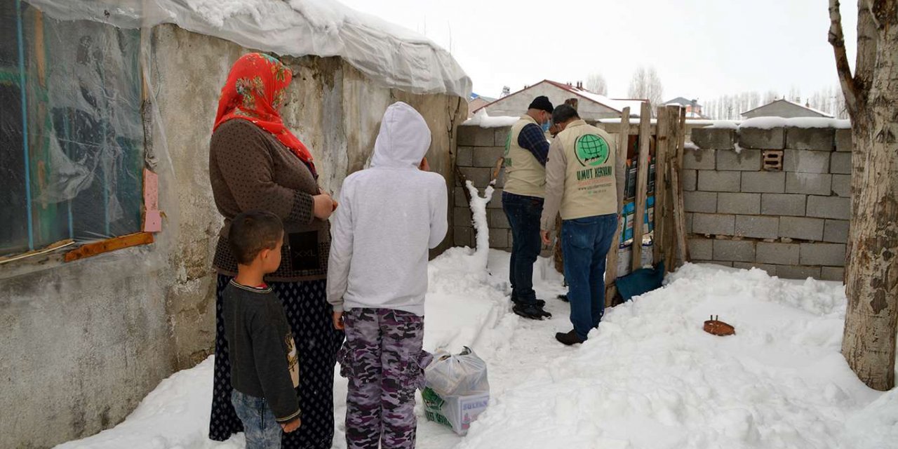 Ağrı Umut Kervanı 270 ihtiyaç sahibi aileye ulaştı