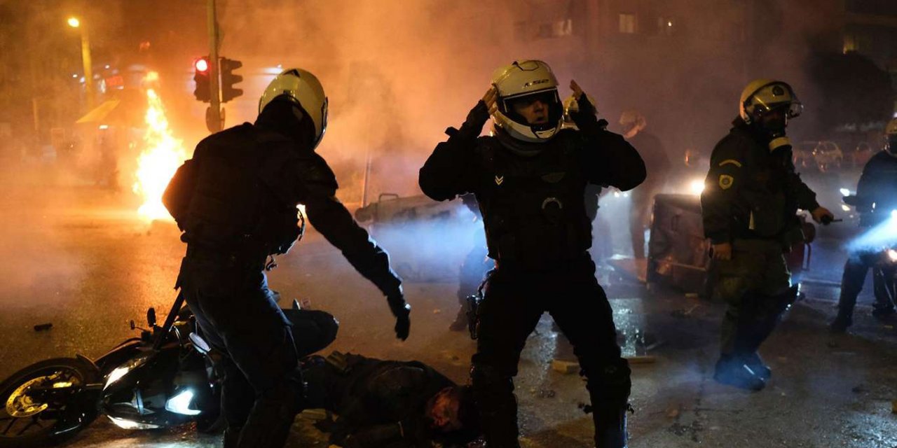 Yunanistan'da polis şiddeti protesto edildi