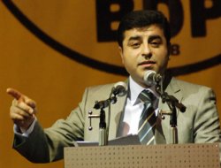 Demirtaş: Geri çekilme şartsız olacak