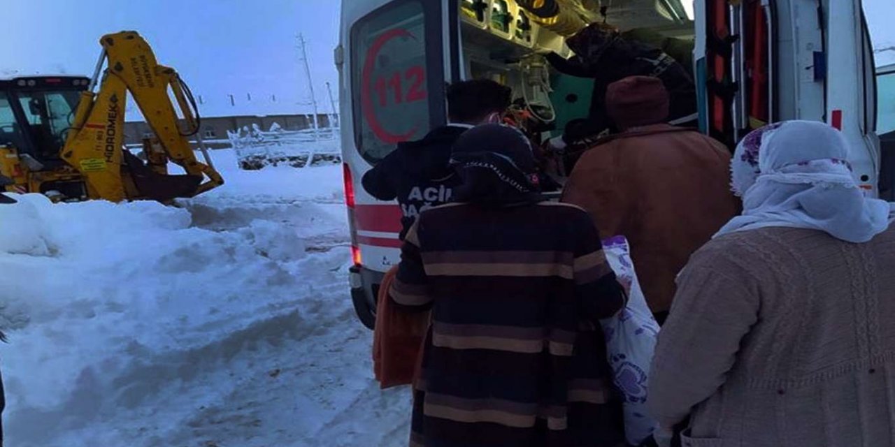 Van'da tipide mahsur kalanlar kurtarıldı