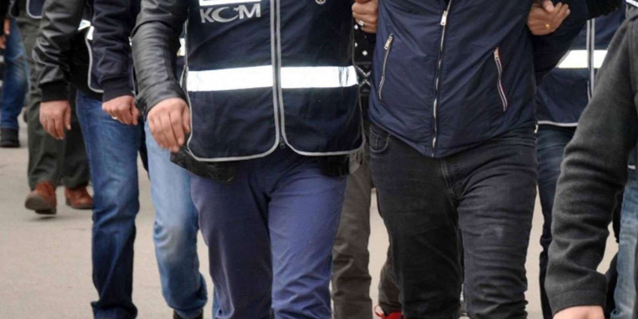 Sahte evrak düzenleyerek ticari plaka dolandırıcılığı yapan 6 şüpheli yakalandı