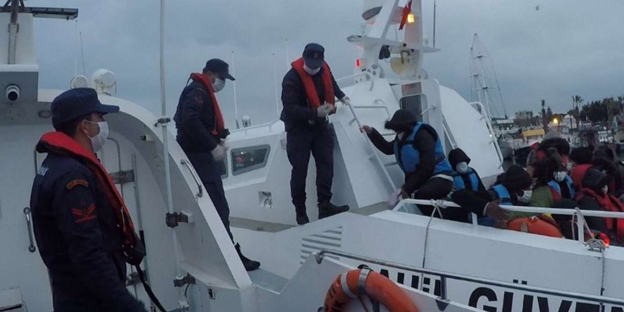 106 düzensiz göçmen kurtarıldı