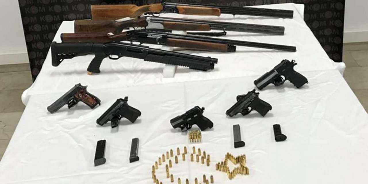 Mardin’de çok sayıda ruhsatsız silah ele geçirildi