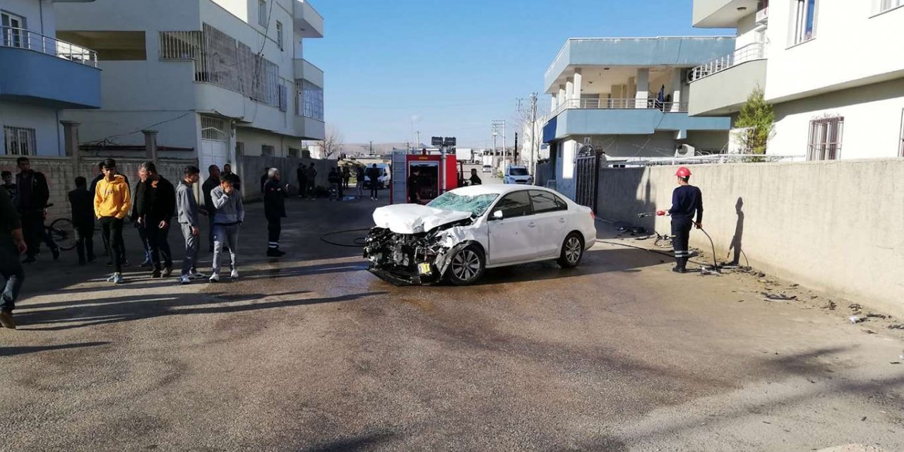 Otomobil ile motosikletin çarpıştığı kazada 2 kişi yaralı