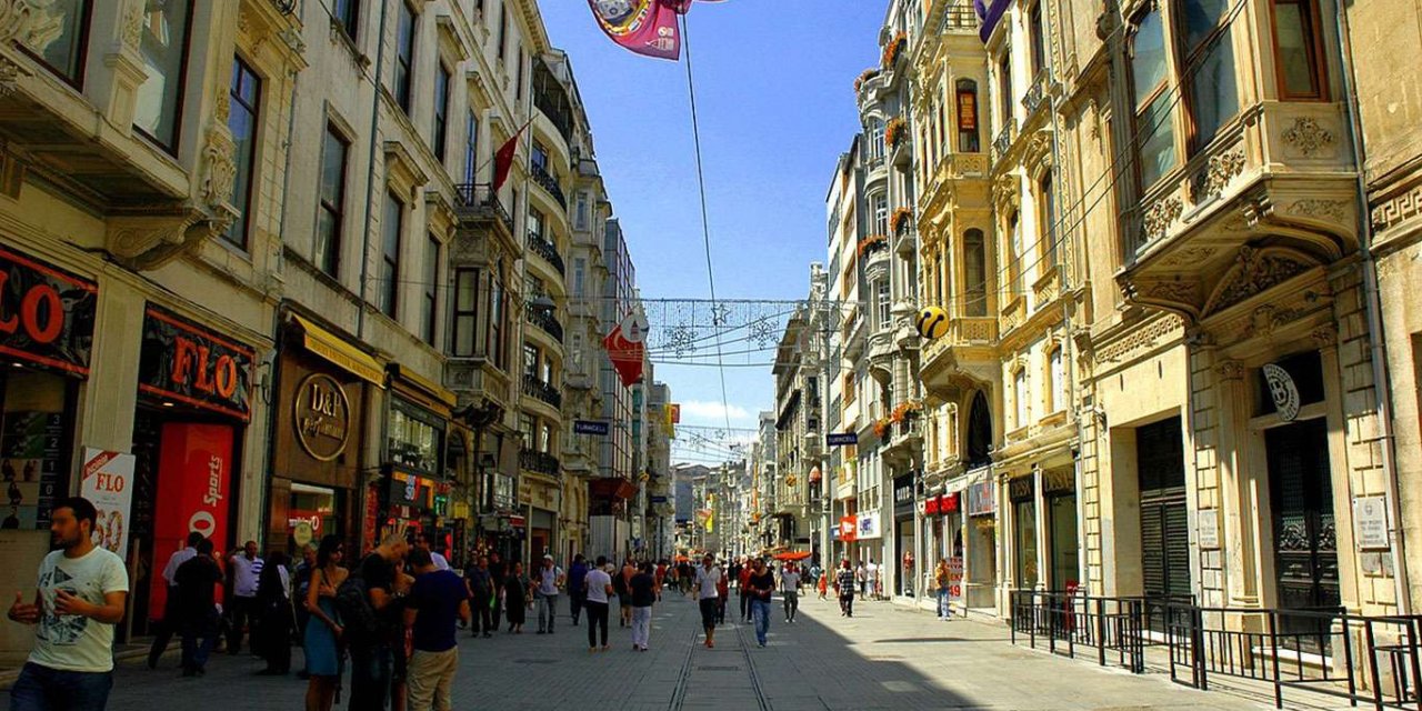Turkey: Istanbul’s busiest street closed over coronavirus fears