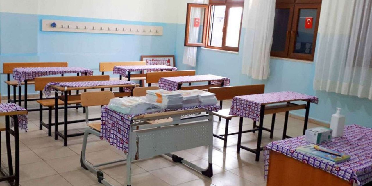 Karabük'te Covid-19 vakası görülen okulda eğitime 10 gün ara verildi
