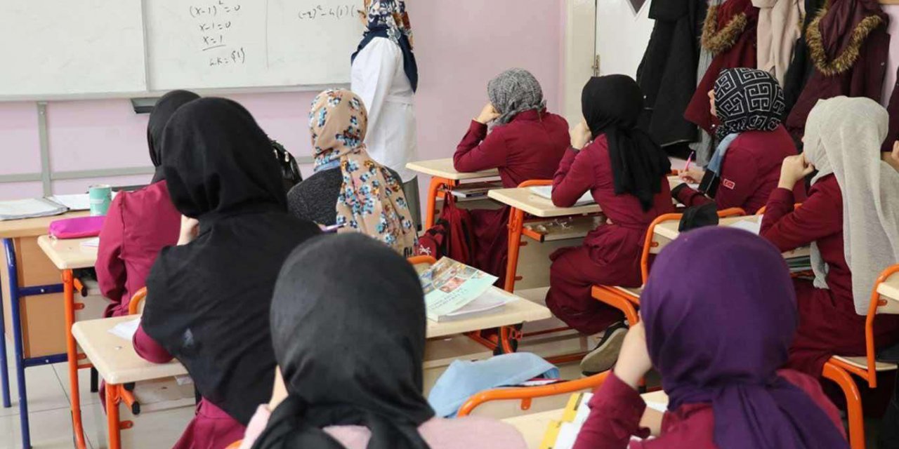 Sözleşmeli öğretmen kadrosu için başvurular devam ediyor