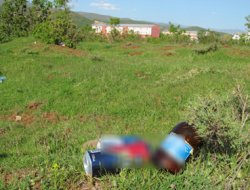 Okulun yanında içki rezaleti