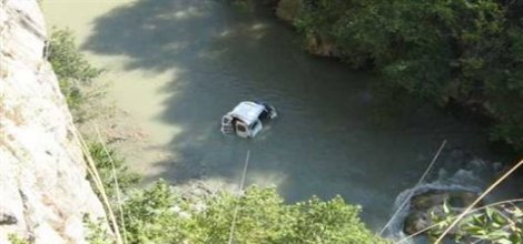 Midibüs baraja uçtu; 6 ölü