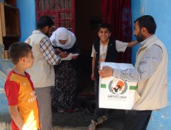 Avrupa Yetim Der, yetim ailelerini sevindirdi