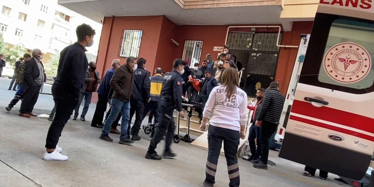 Diyarbakır'da iki çocuk annesi evinde ölü bulundu
