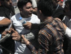 Gaziantep'te Türk ve Kürt Solu birbirine girdi