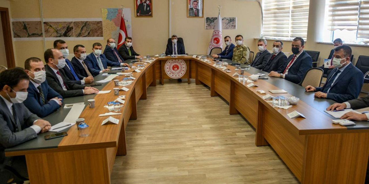 Van'da Covid-19 aşısı olan 65 yaş üstü vatandaşların ücretsiz toplu taşıma yasağı kalkacak