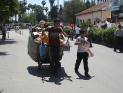 Onların derdi başka