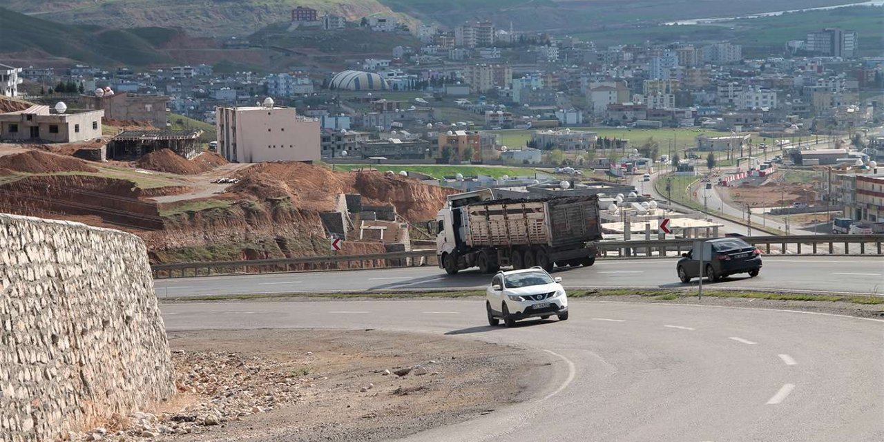 ​Sürücüler kazaya neden olan yolun onarılmasını istiyor