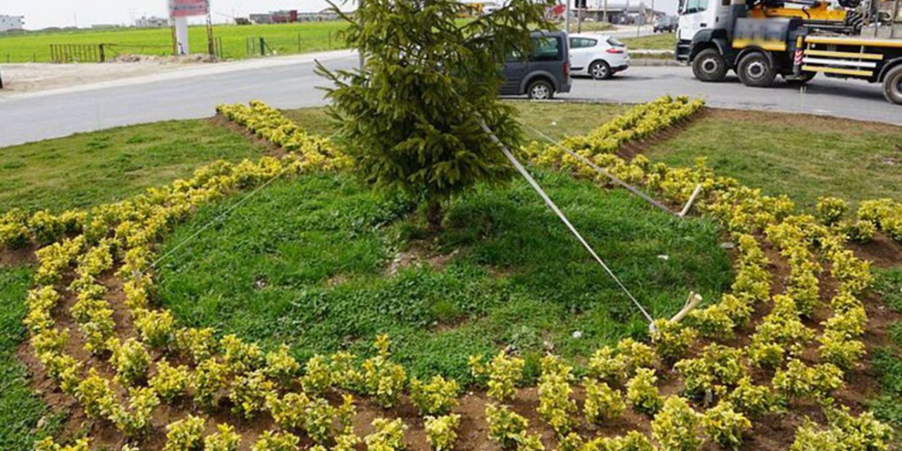 Adıyaman'da kavşaklar çiçeklerle bezendi