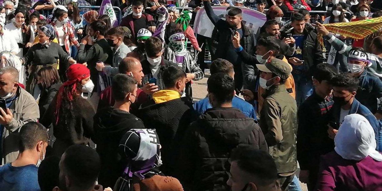 HDP’nin Nevruz kutlamasında Covid-19 kuralları unutuldu
