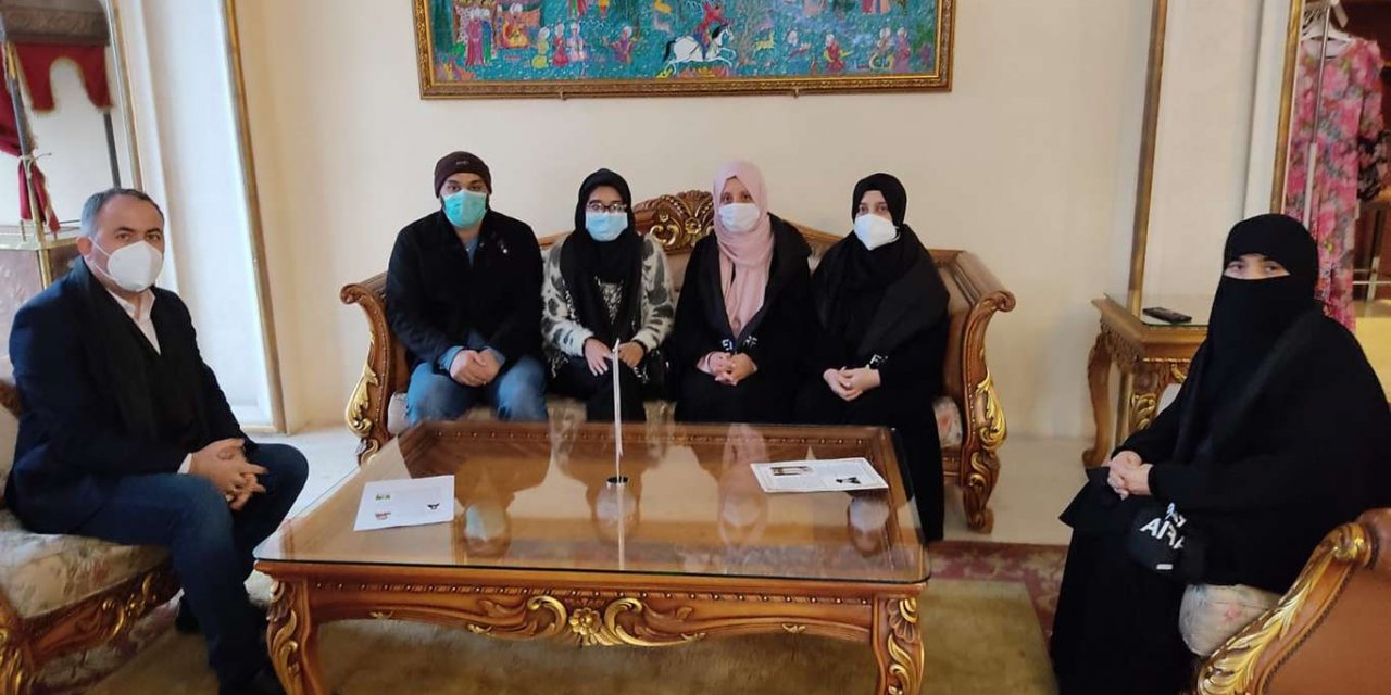 Doktor Afiye Sıddıki'nin oğlu ve kız kardeşi İstanbul'a geldi