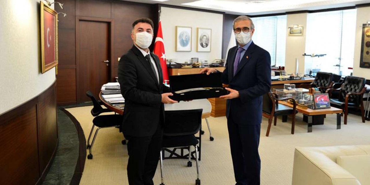 Rektör Demir, Savunma Sanayii Başkanı Prof. Dr. İsmail Demir’i ziyaret etti