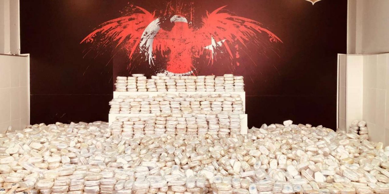 3 ton 860 kilo esrar ele geçirildi